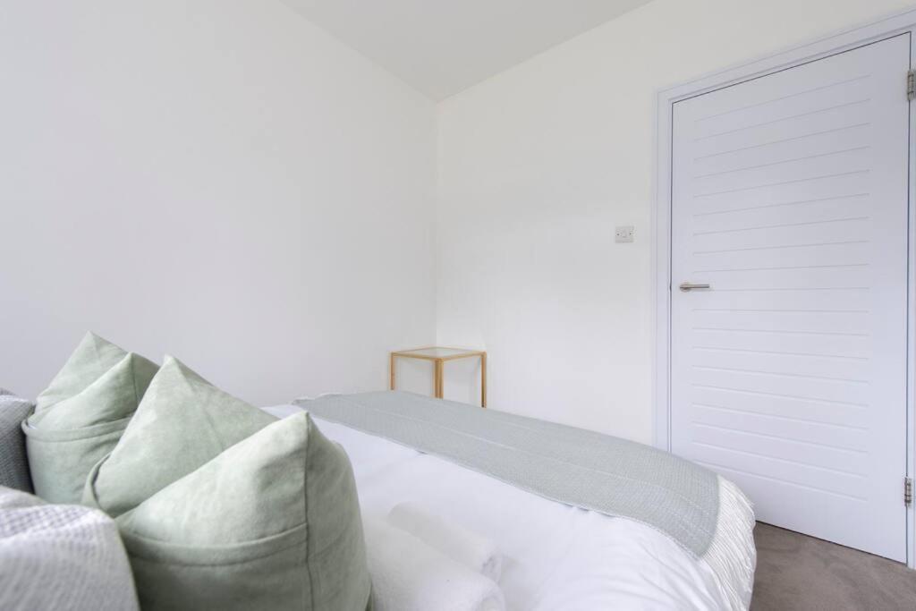 2 Bedroom Modern Urban Sanctuary 1Cc - Cherrydeal Londyn Zewnętrze zdjęcie