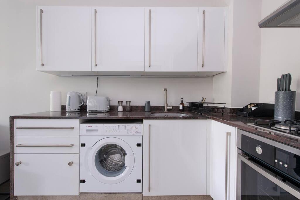 2 Bedroom Modern Urban Sanctuary 1Cc - Cherrydeal Londyn Zewnętrze zdjęcie